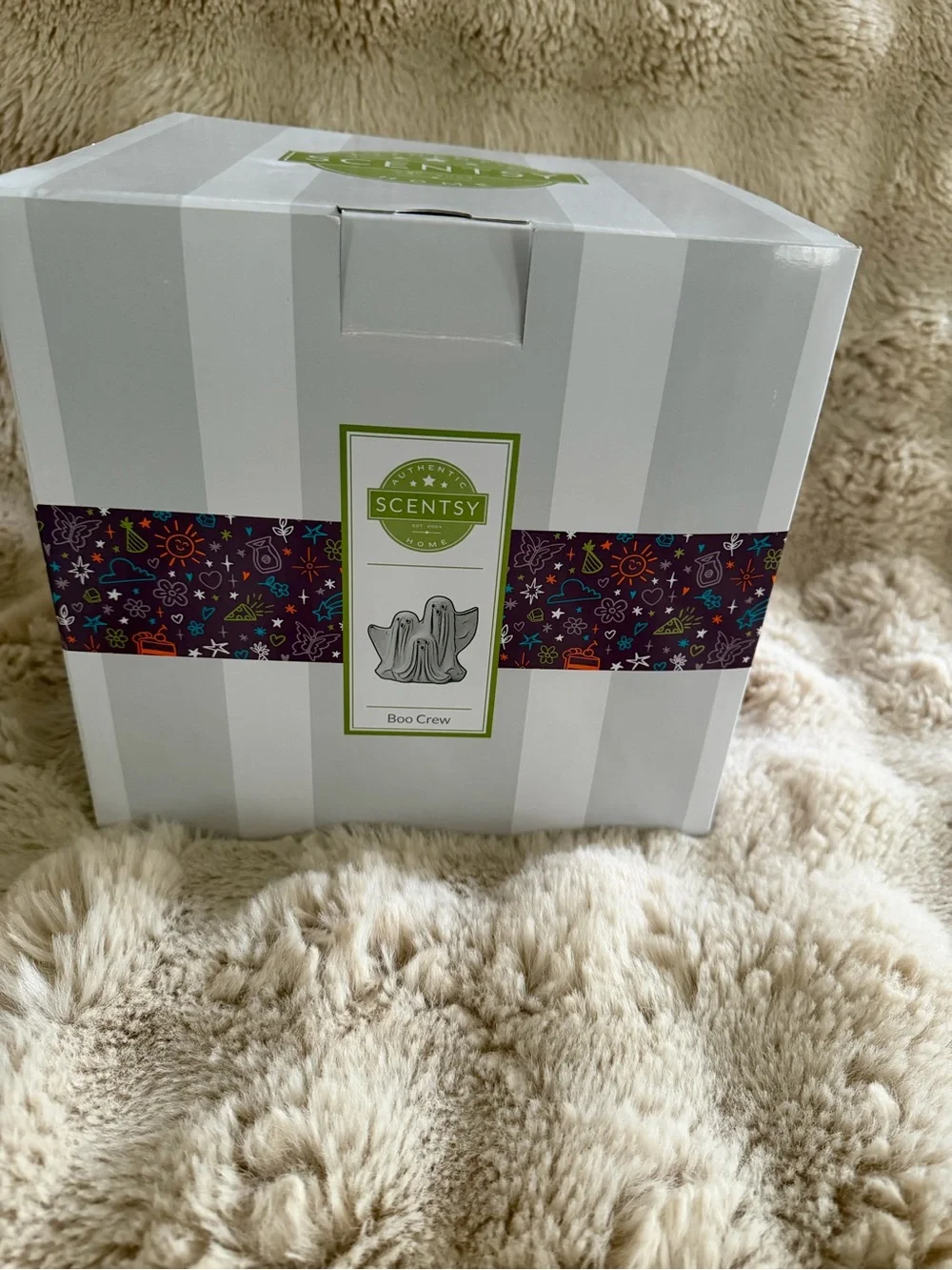 Scentsy Boo Crew 3 ghost element warmer
